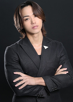 LAND'S在籍 愛羅 仁 Jin Ara